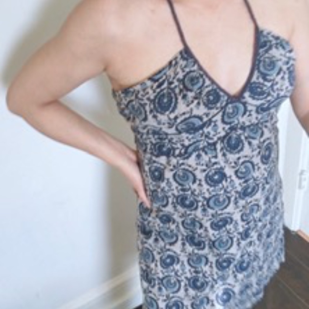 dresses - Picture 2 of 2